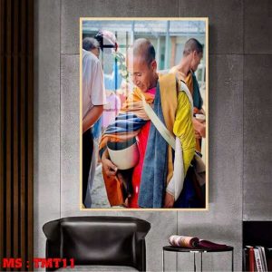 Tranh Thầy Thích Minh Tuệ Khất Thực